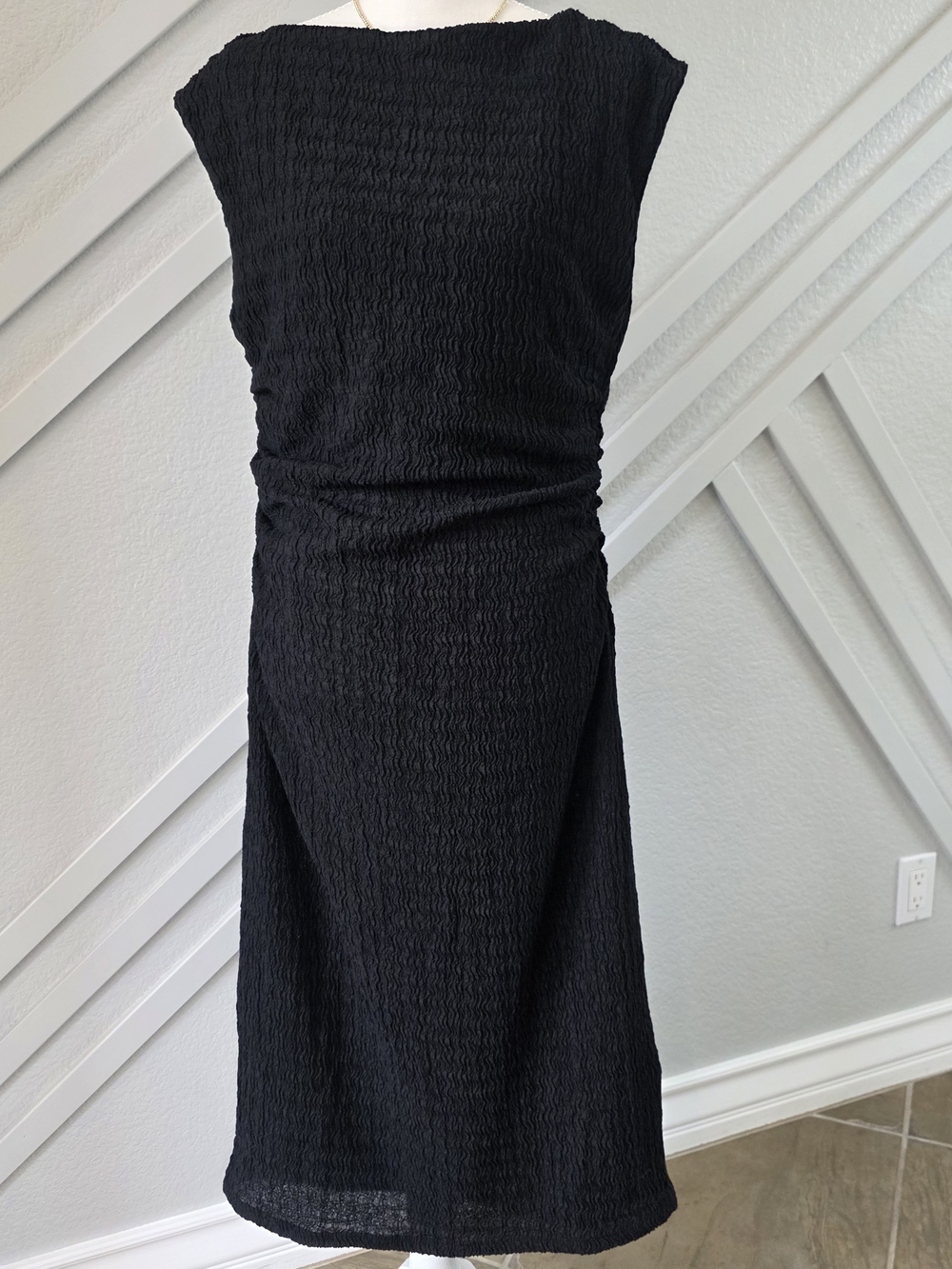 H&M Black Textured Cap-Sleeve Midi Dress
